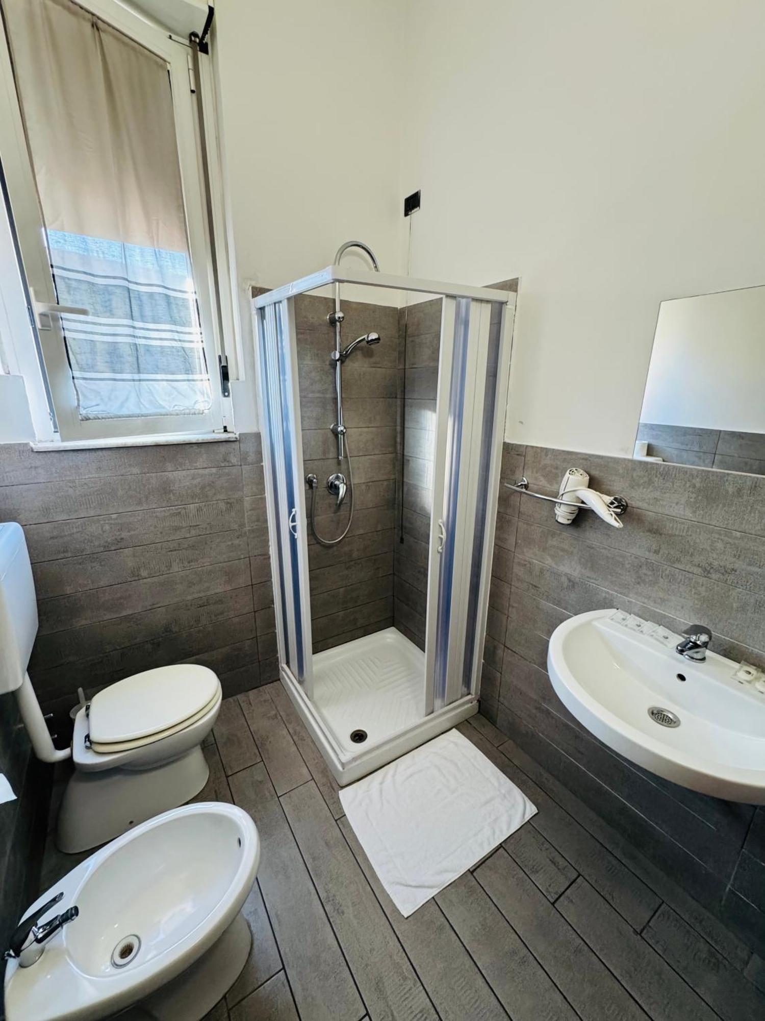 Bovisa House B&B Private Rooms Milan Exterior photo